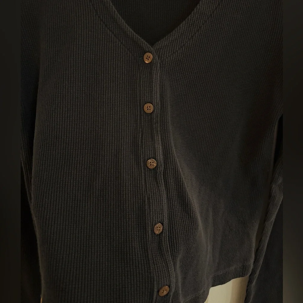 Tentree ‘Treewaffle’ Black Button Front Long Sleeve Waffle Knit Tee - Women’s M